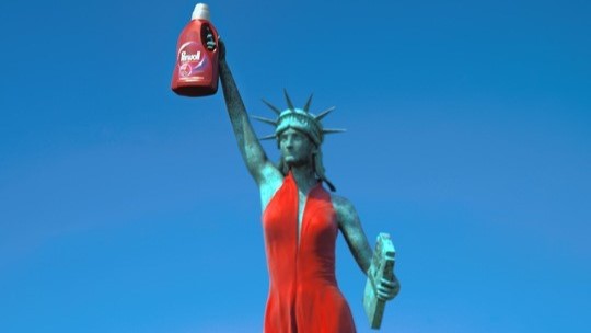 Lady Liberty ist das neue Testimonial der #Rethink-New-Kampagne von Perwoll - Quelle: Perwoll